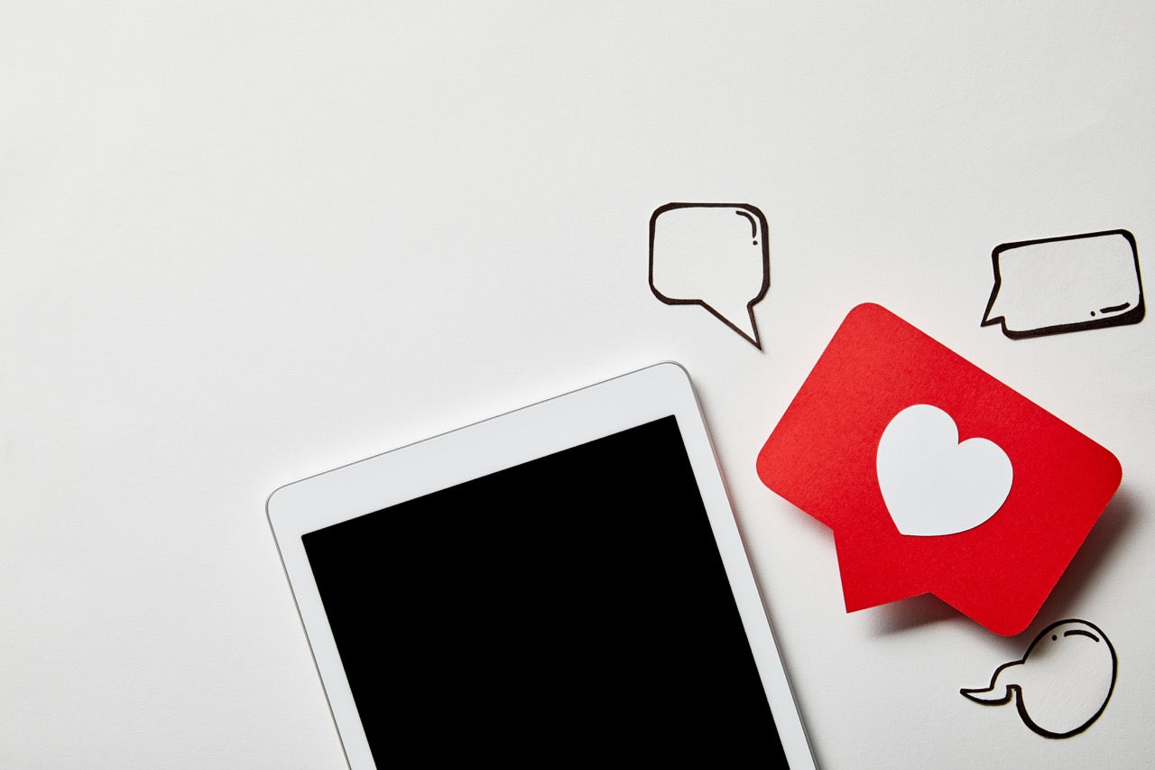 El Primer Milisegundo de la Venta: Zoho SalesIQ y la Estrategia Omnicanal para la Interacción Consistente con Clientes.